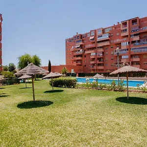 Sunstay Teatinos Flat III Malaga, Metro, Free Parking & Pool Apartamento