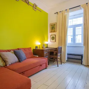https://3bdr-mouraria-apartment-by-lovelystay.hotels-lisbon-portugal.com